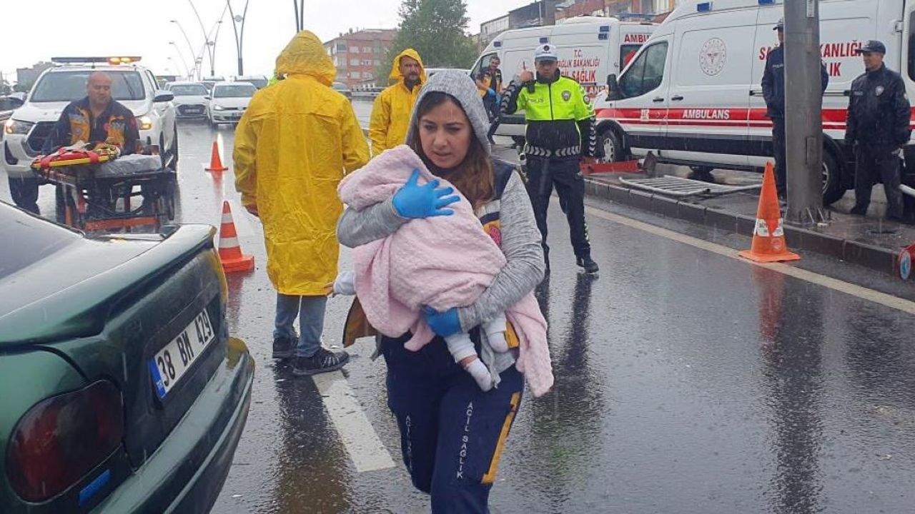 Kayseri'de Duygulandıran Olay: Sağlık Çalışanından Yaralı Bebeğe Anne Şefkati!