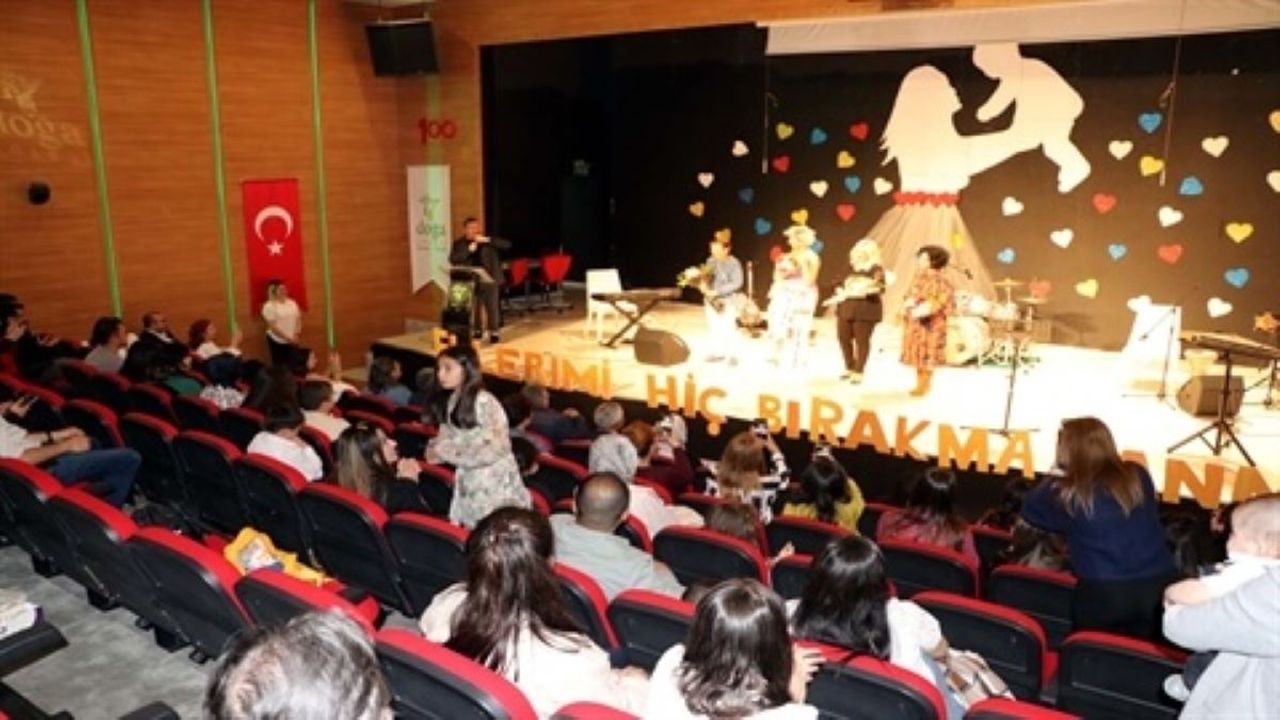 Doktordan Tedavi Ettiği Annelere Büyük Sürpriz