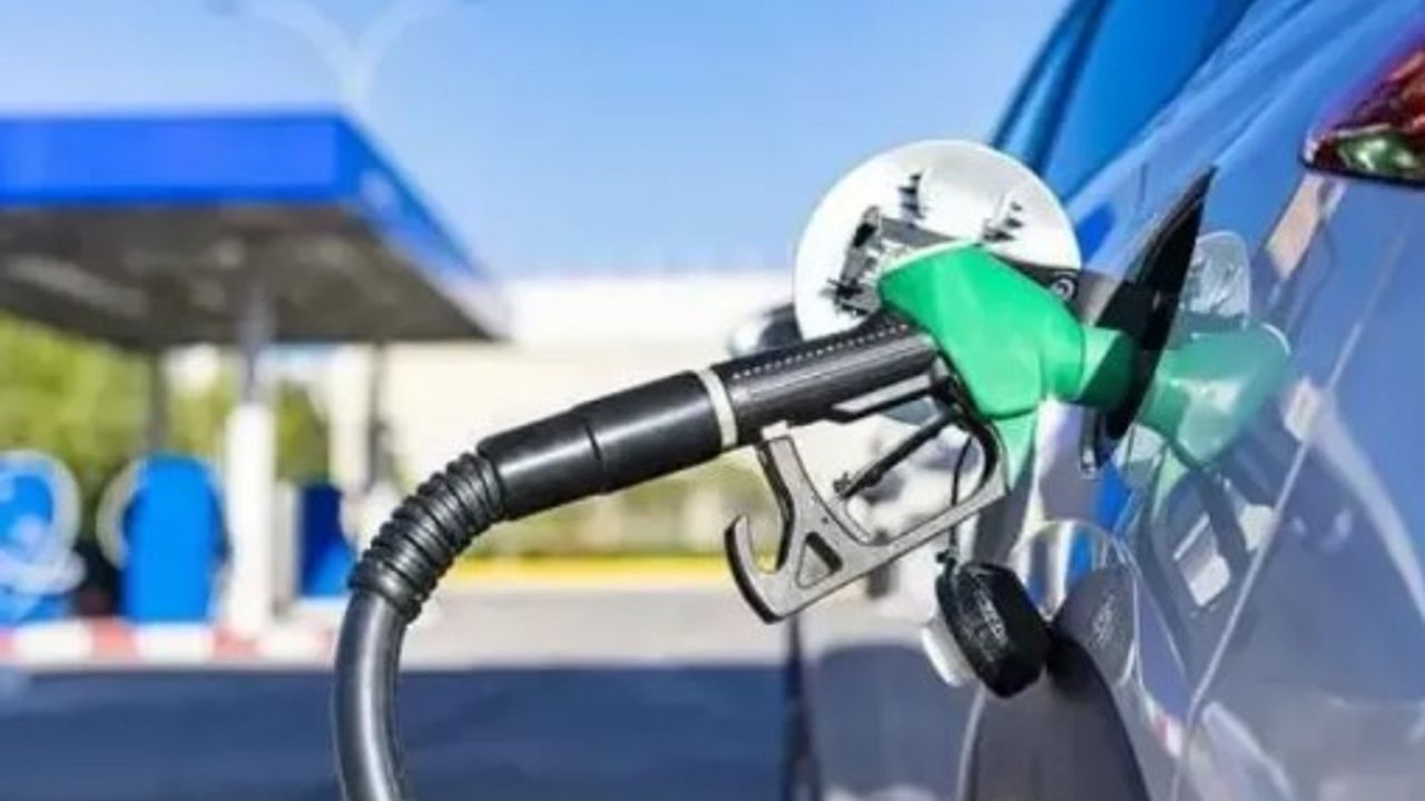 Benzin ve Motorine Bu Geceden İtibaren İndirim!