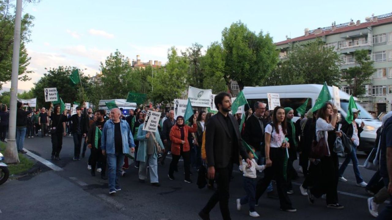 Kayseri Soykırımda Hayatını Kaybedenler İçin Yürüdü!