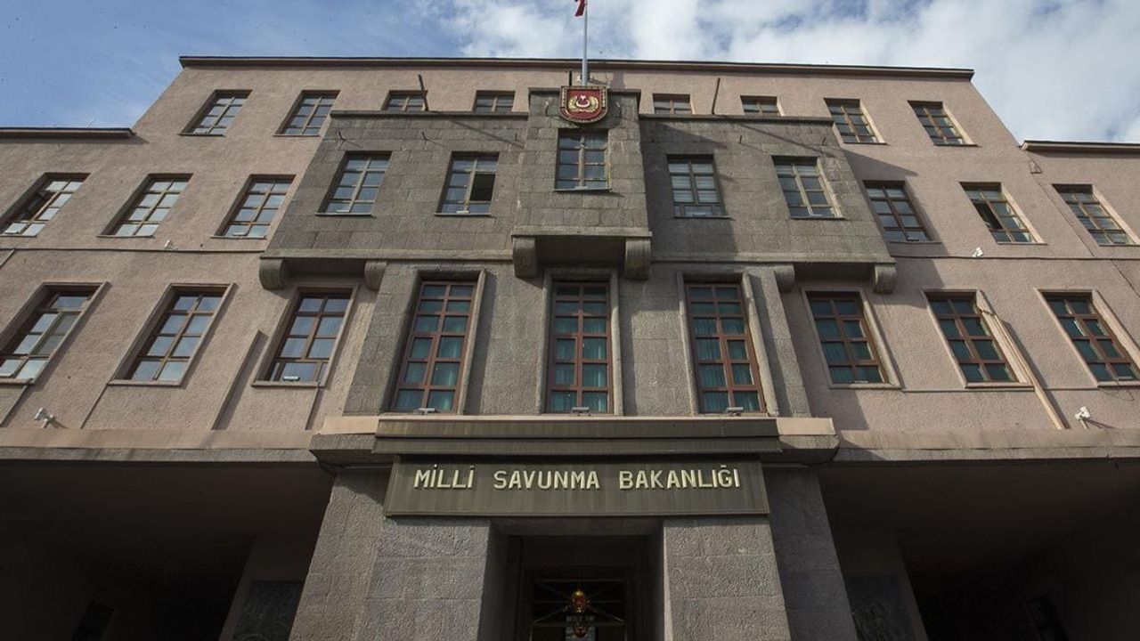 Flaş… Makam Aracıyla Sınırda İnsan Kaçakçılığı Yapıldı! Tuğgenerel Emekliliğe Sevk Edildi