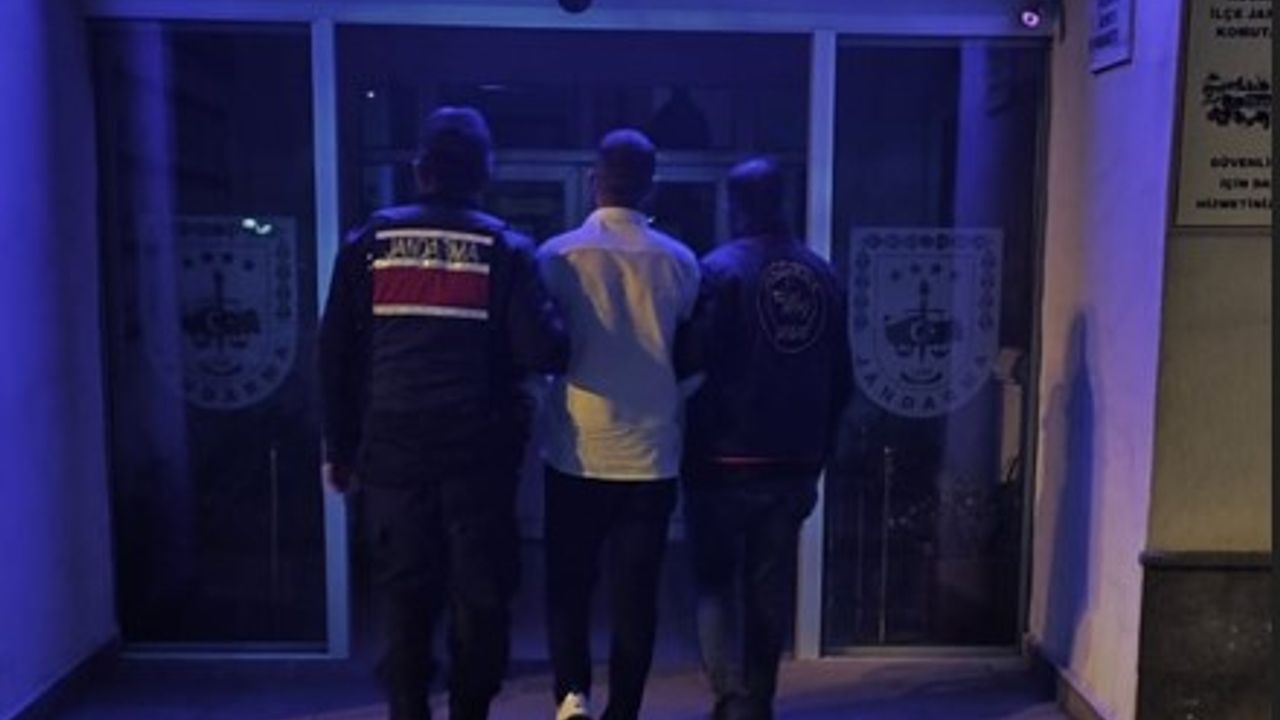 Hapisle Aranıyordu Kardeşinin Kimliğiyle Böyle Yakalandı...