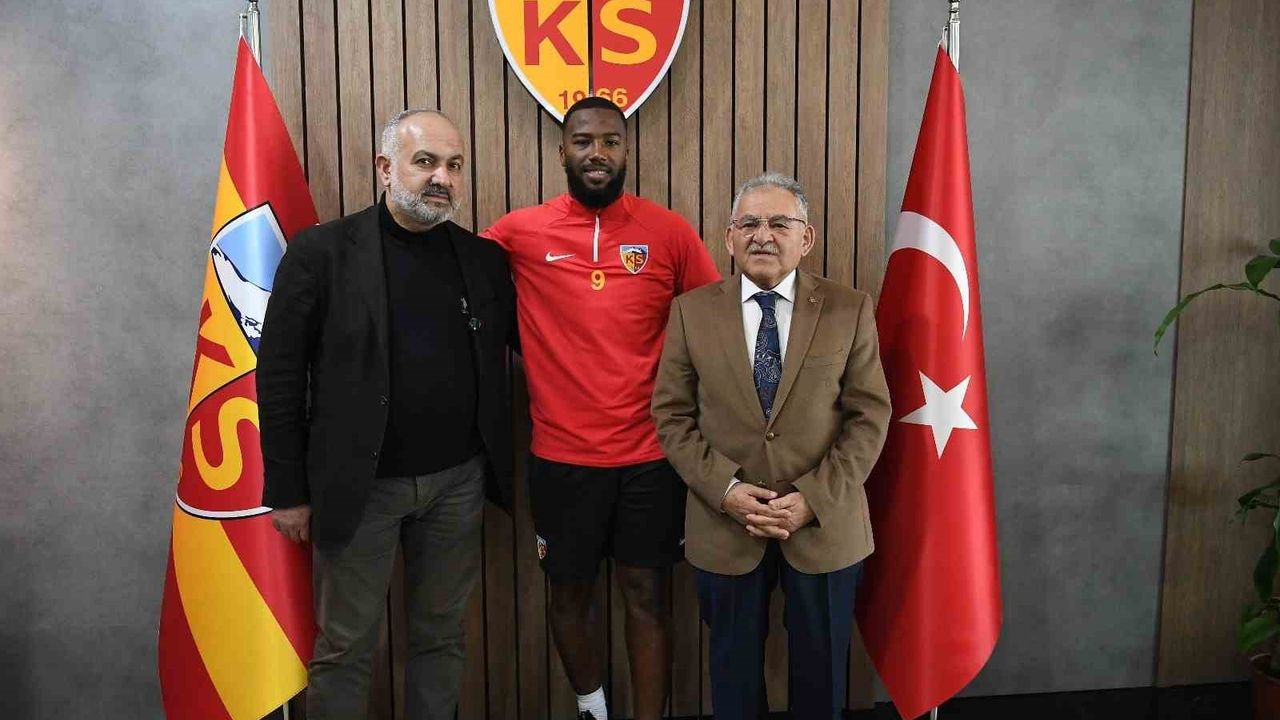 Kayserispor'un 9 Numarası Gol Orucundan Çıkamadı !