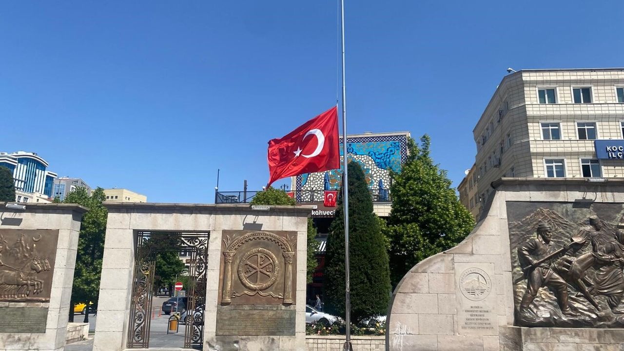 Kayseri’de Bayraklar Yarıya İndirildi!