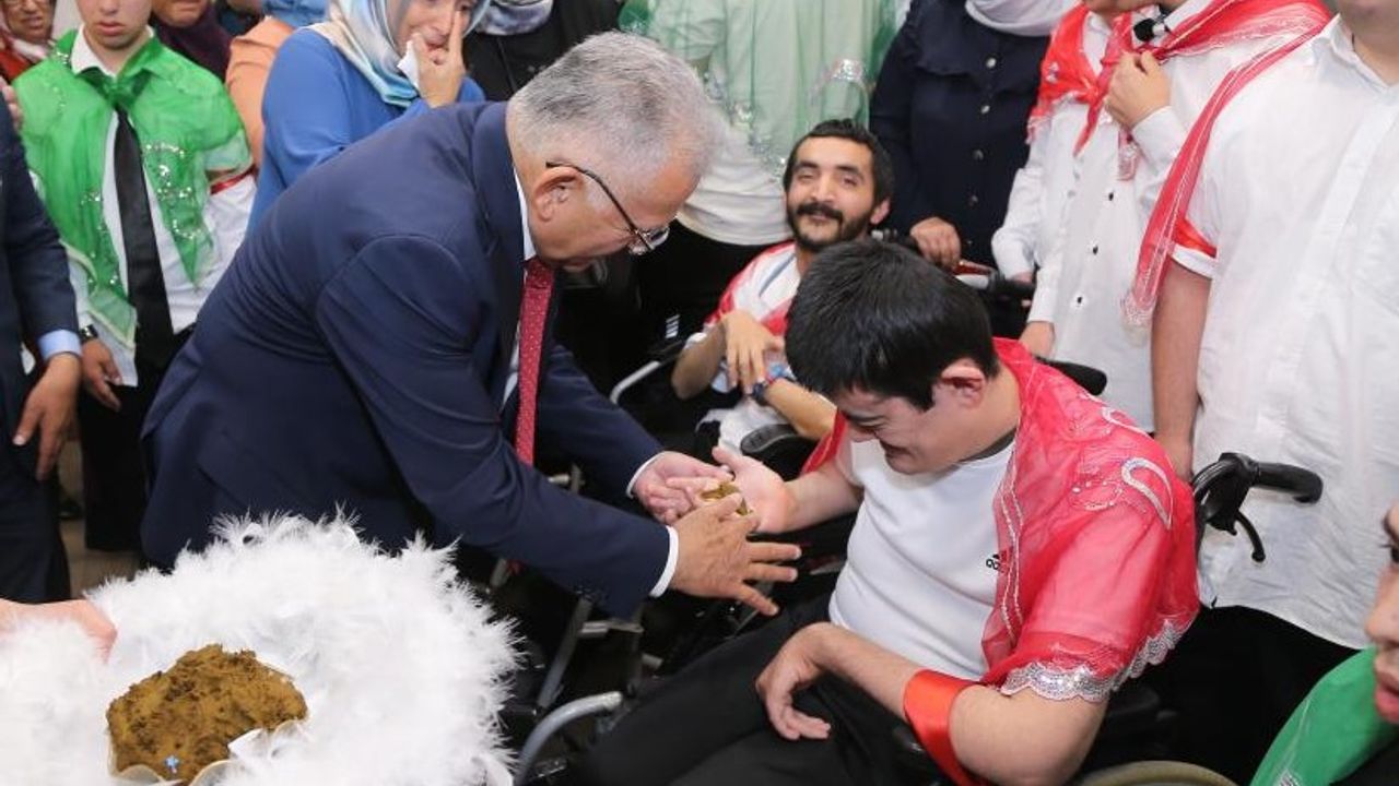 Kayseri’de Toplu Asker Kınası Yakıldı