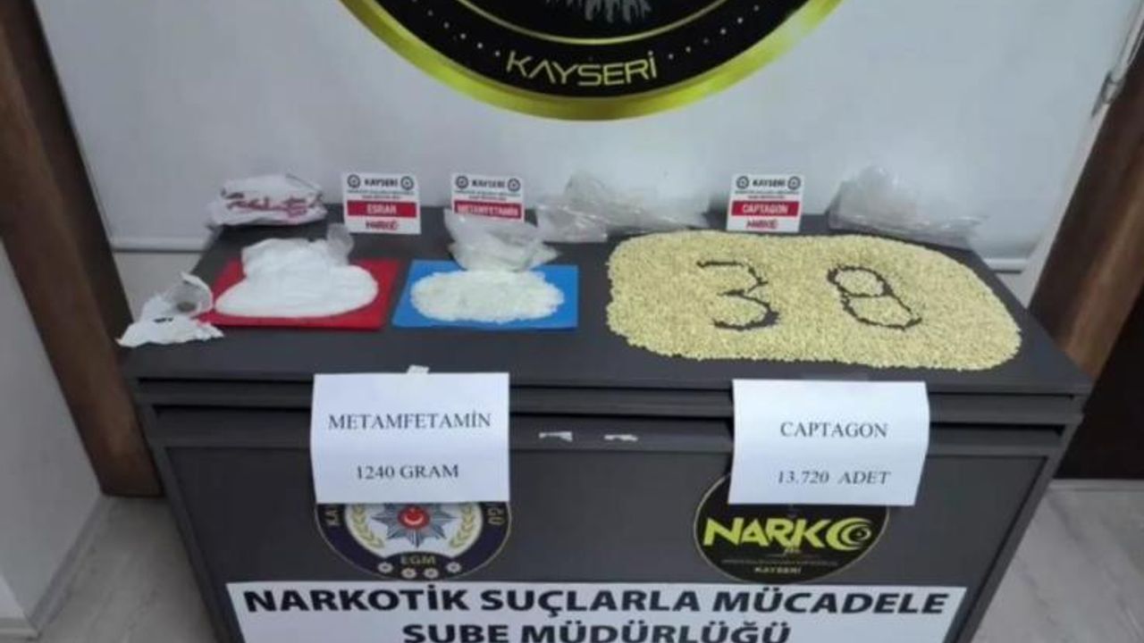 Kayseri'de Araca Zulalanmış 1 Kilo Uyuşturucu Ele Geçirildi!