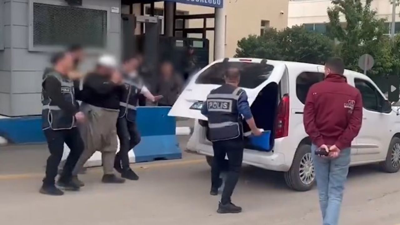 Yaşı Kadar Hapis Cezası Vardı! Polisten Kaçamadı