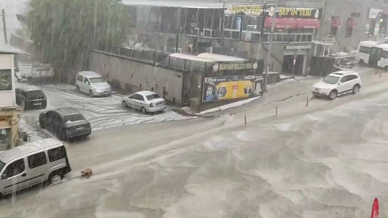 Kayseri’de Uyarı Verilmişti! 3 İlçeyi Vurdu!