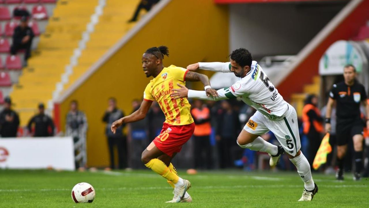 10 Kişi Kalan Kayserispor Maçında Goller Ardı Ardına Geldi!