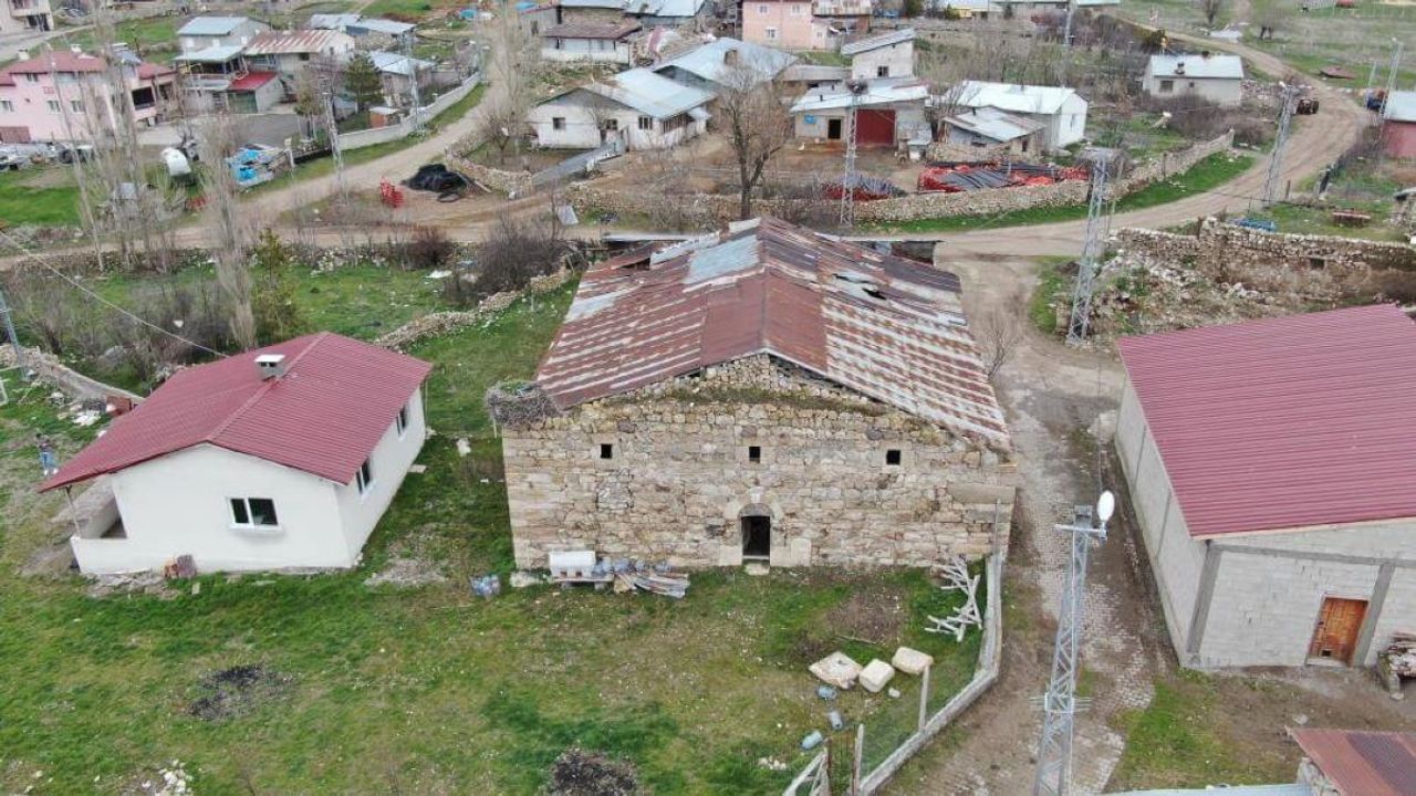 Kilise Açık Arttırmayla Satışa Sunuldu! Ünlü Sanatçılar da Talip