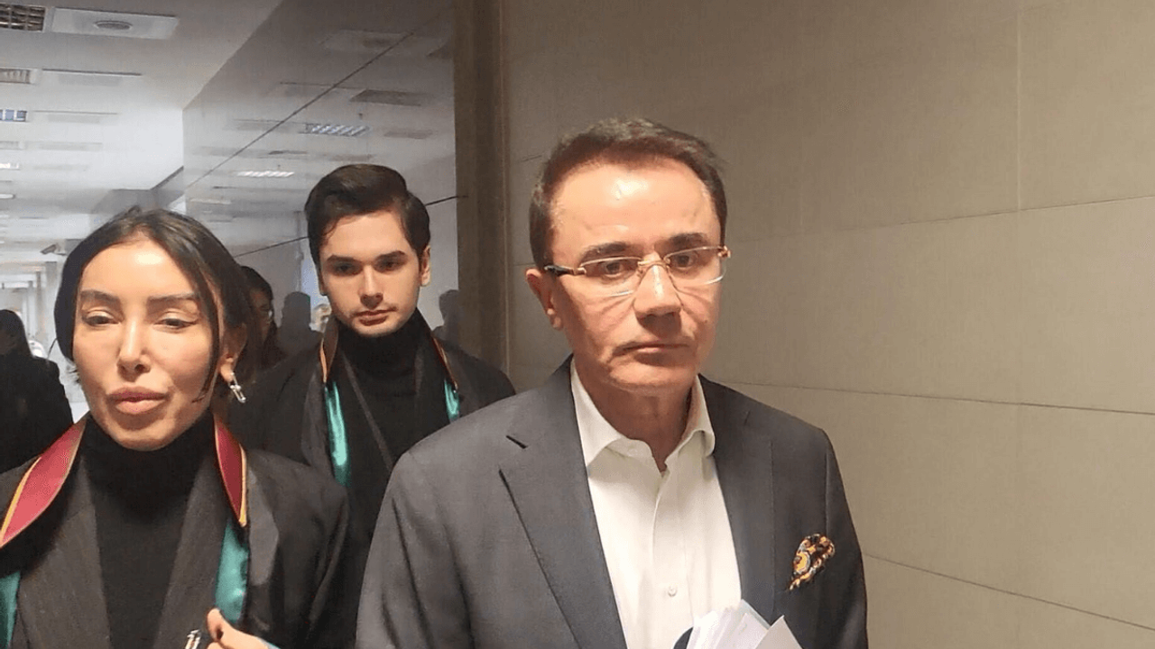 Çocuğuna Cinsel İstismarla Suçlanan Ünlü Doktordan Duruşma Salonunda İsyan!