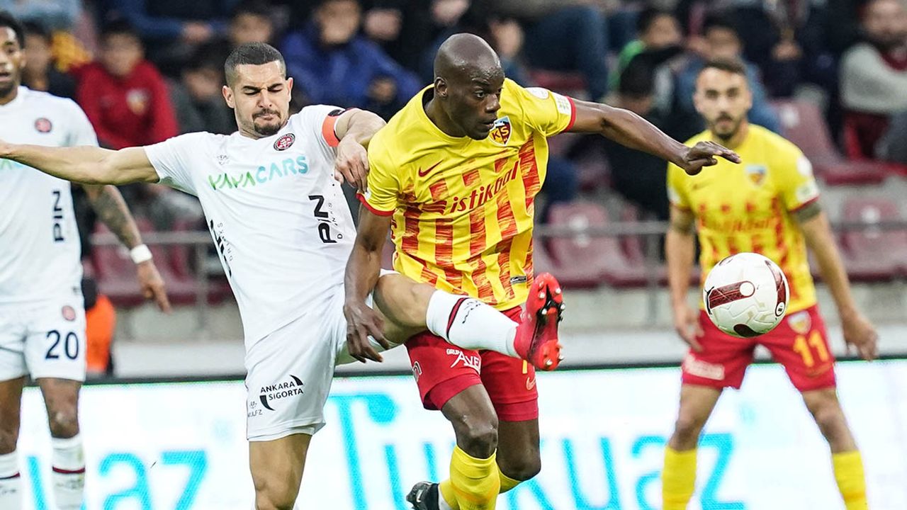 Kayserispor-Karagümrük Maçında İkinci Gol Haberi Geldi!
