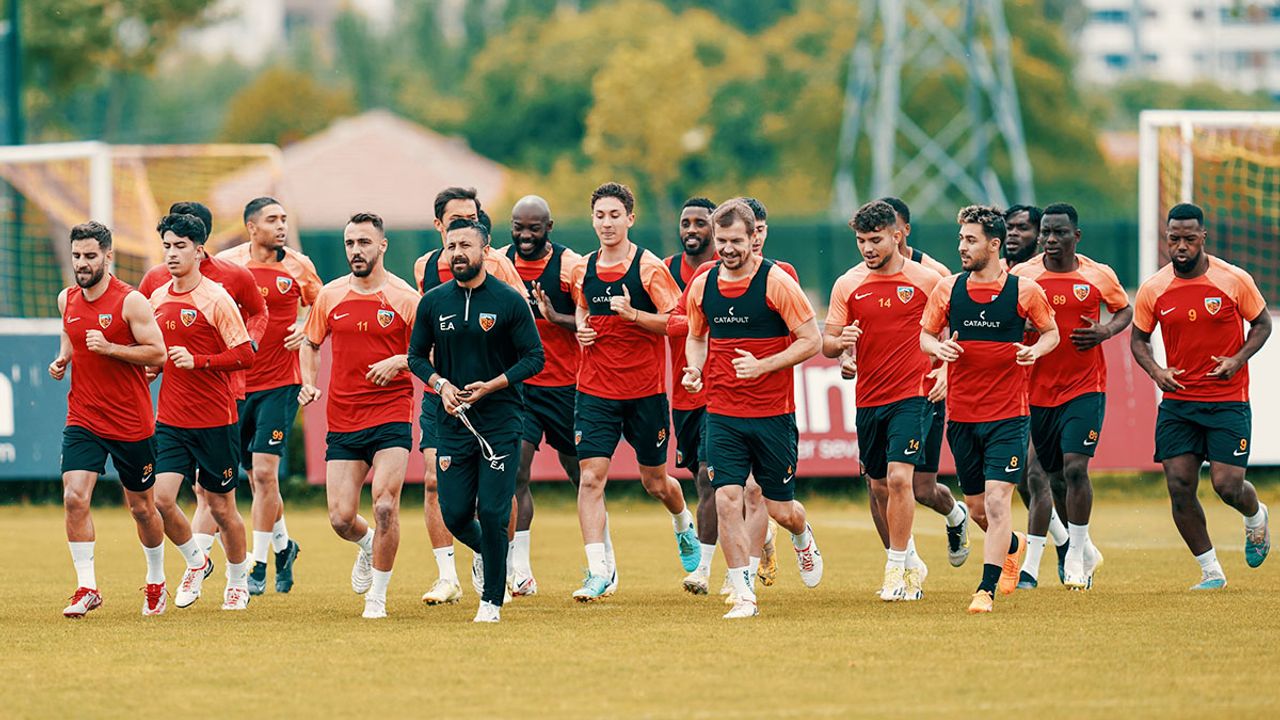 Kayserispor'u Zor Günler Bekliyor! Tam 8 Futbolcu...