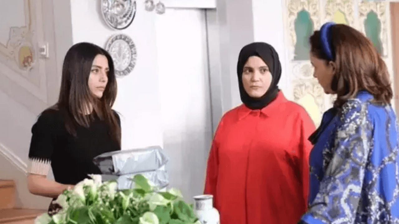 Kızılcık Şerbeti'nin Yıldızı Polislerin Yanında Uyuşturucu Sipariş Etti!
