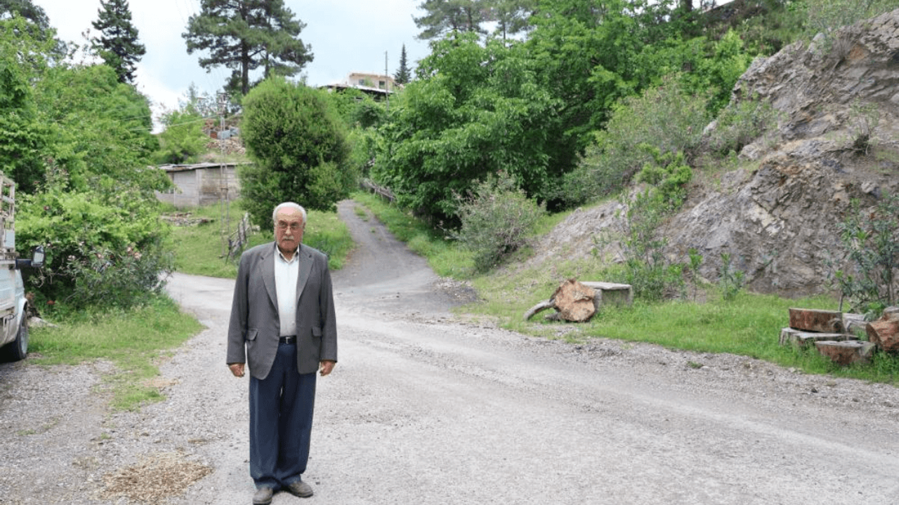 18 Başbakan, 7 Cumhurbaşkanı Eskitti! O Hala Muhtar!