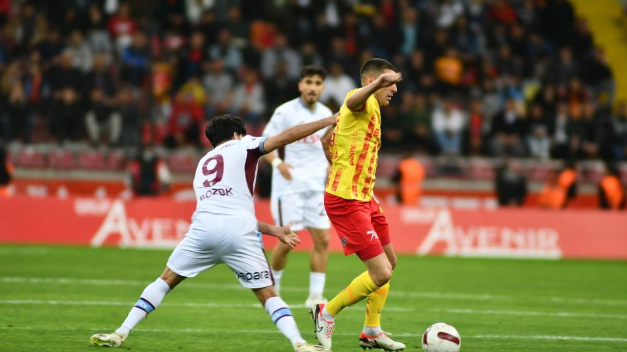 Kayserispor'da O Futbolcu Geri Döndü Fenerbahçe Maçında Forma Giyebilecek !