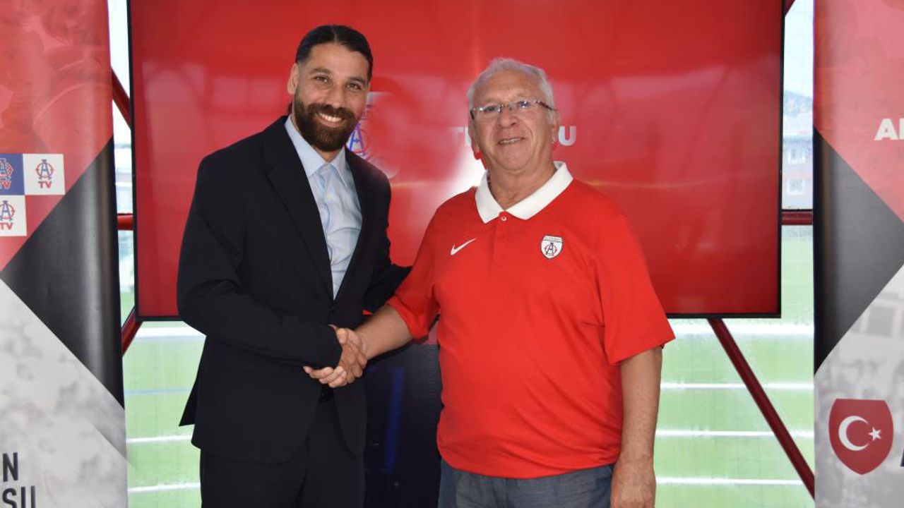 Kayserili Efsane Futbolcu Hangi Takımın Başına Geçti?