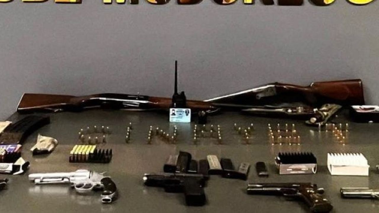 Polis Eve Baskın Düzenledi, Cephanelikle Karılaştı!