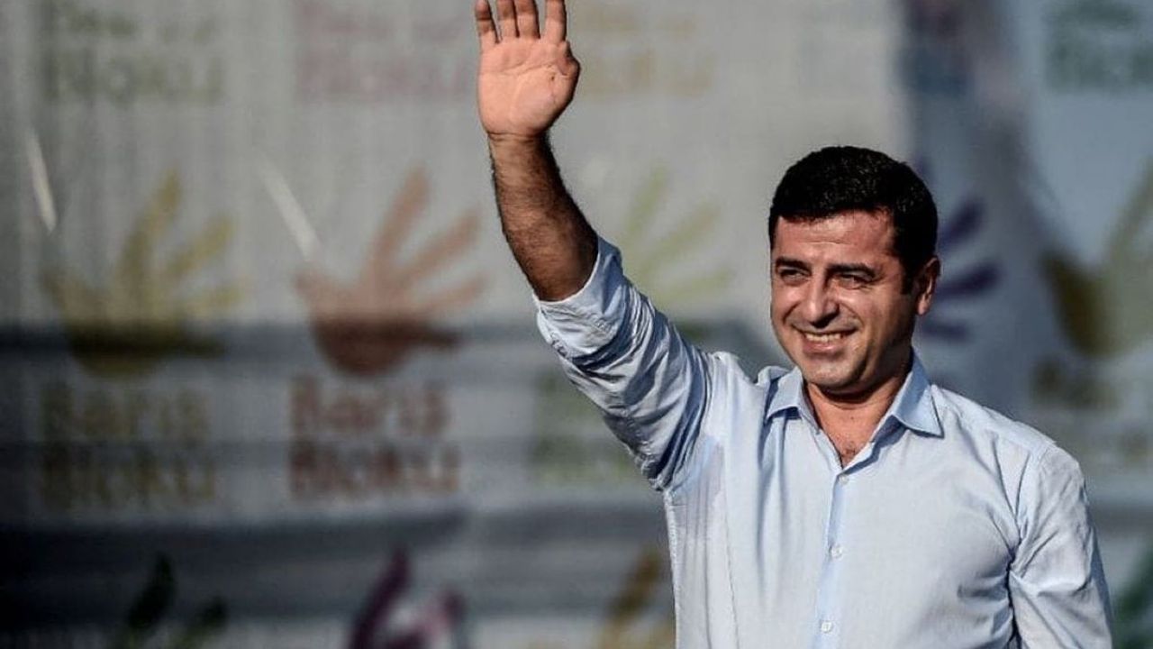 Selahattin Demirtaş’a Cezaevinde Sürpriz Ziyaret: İçerde Tutulmalarını Doğru Bulmuyorum!