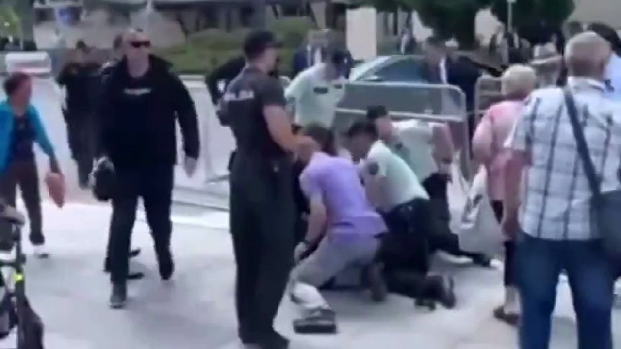 Suikaste Uğrayan Başbakanın Hayati Tehlikesi Sürüyor!