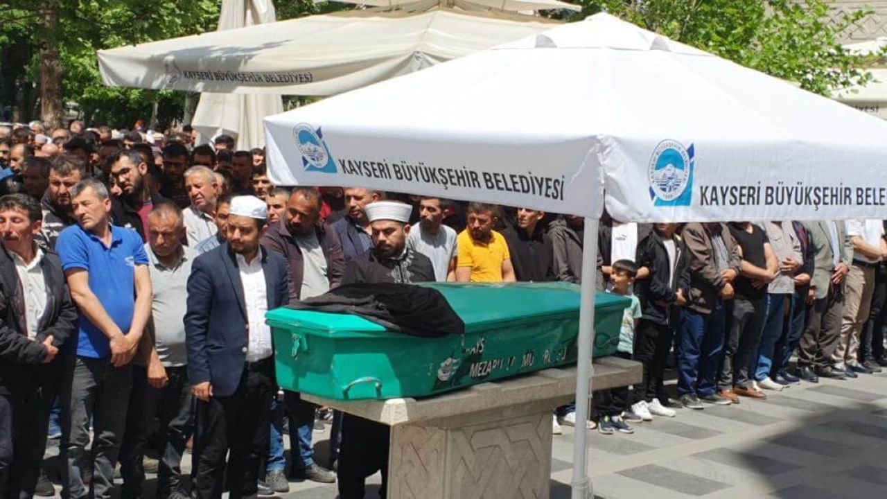 İşçi Servisinin Altında Kalan Çocuk, Toprağa Verildi