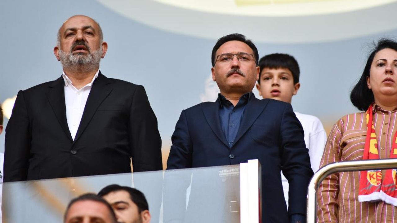 Hakemin Kırmızı Kartı Sonrası Ali Çamlı Çılgına Döndü!