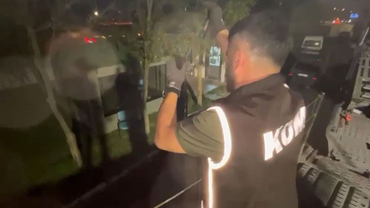 Polis Pusuya Yattı! TIR’ın Her Yerine Zula Yapmışlar…