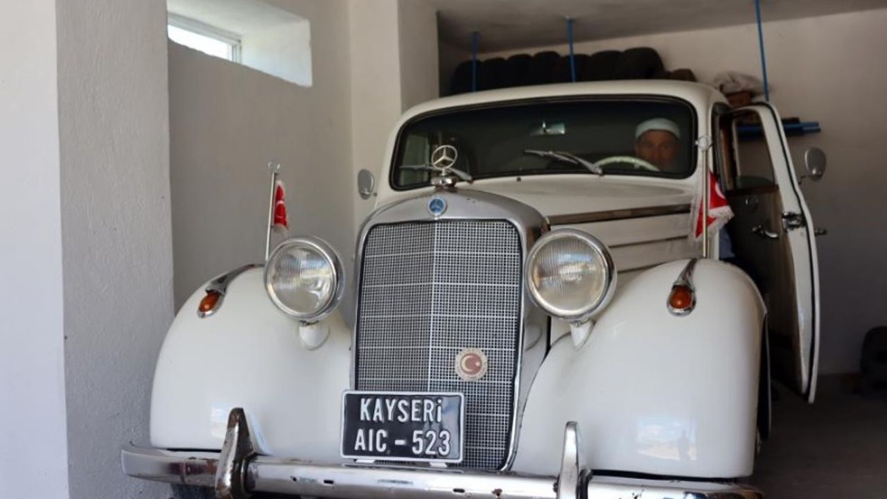 Menderes’in 51 Model Hatırasına Gözü Gibi Bakıyor!