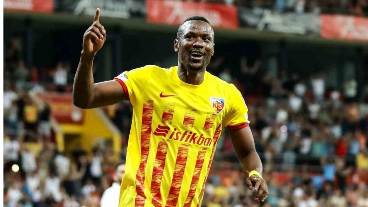 Arda Turan Ve Okan Buruk Mame Thiam'ın Peşinde!