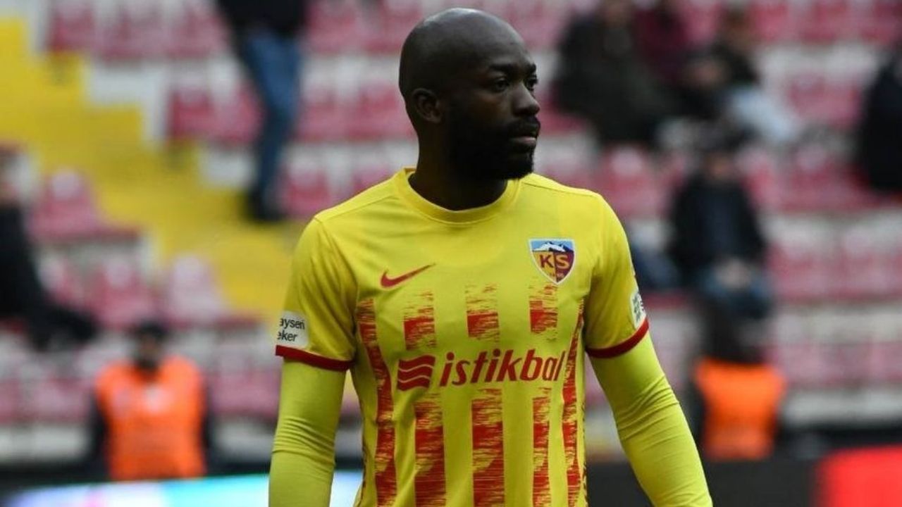 Stephane Bahoken İngiltere'ye Gitti!