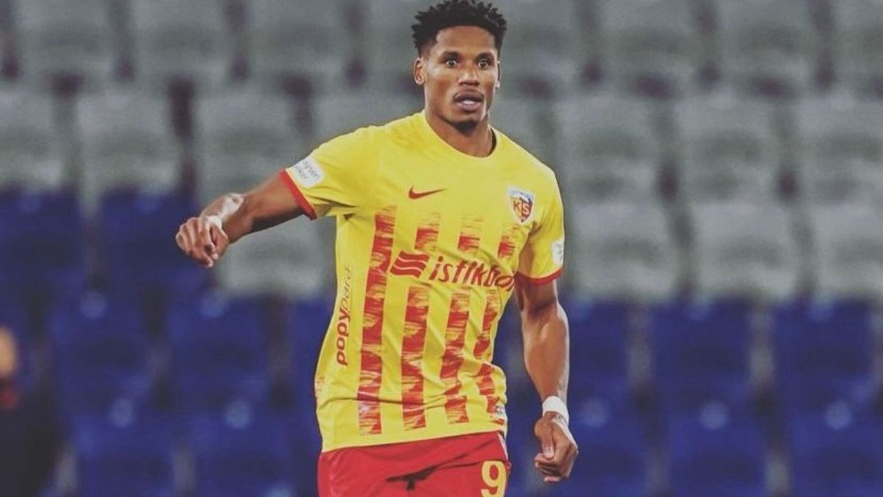 Kayserispor'lu Julian Jeanvier Yeni Sezonda Ben Varım Diyor!
