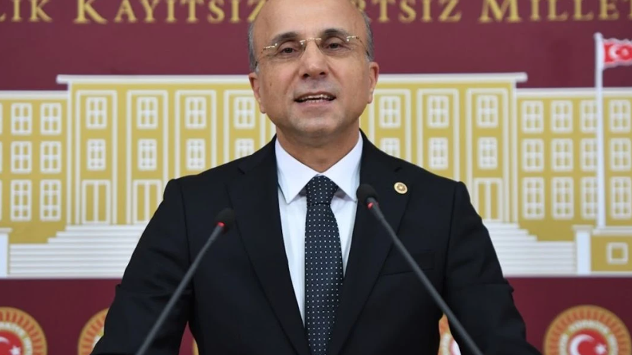 CHP Kayseri Milletvekili Aşkın Genç’ten Atatürk Anıtı’na Saldıranlara Tepki!