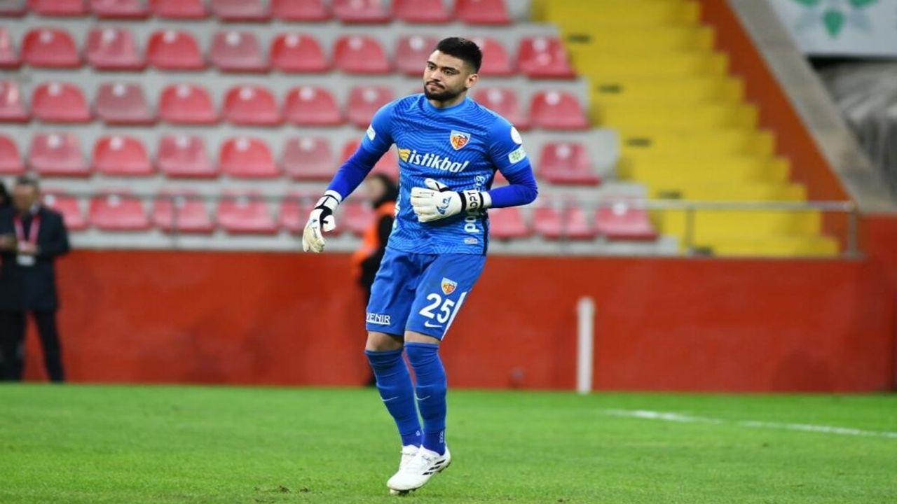 Bilal Bayazıt Manchester United Yolcusu Mu?