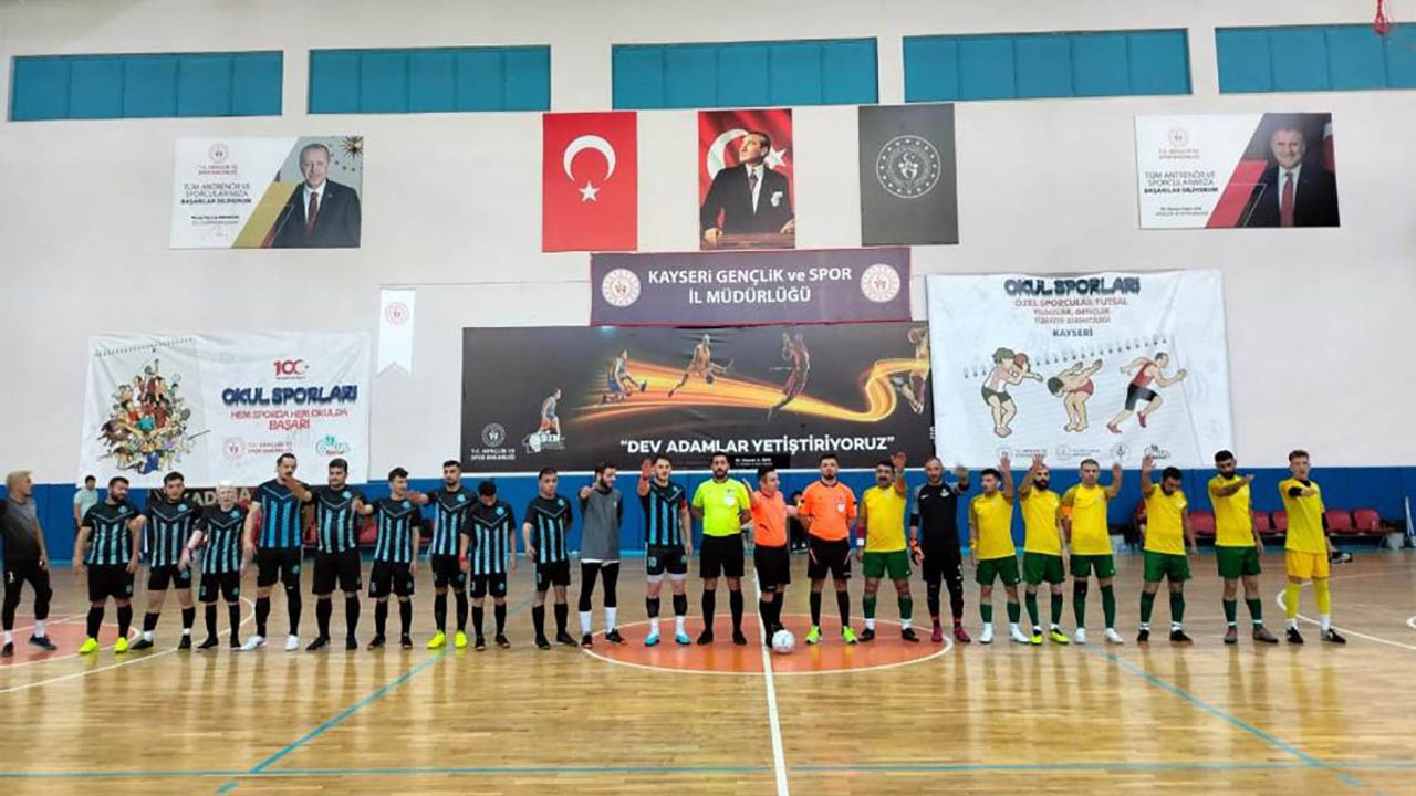 Futsal'da Takımlar Kozlarını Kayseri'de Paylaşıyor!