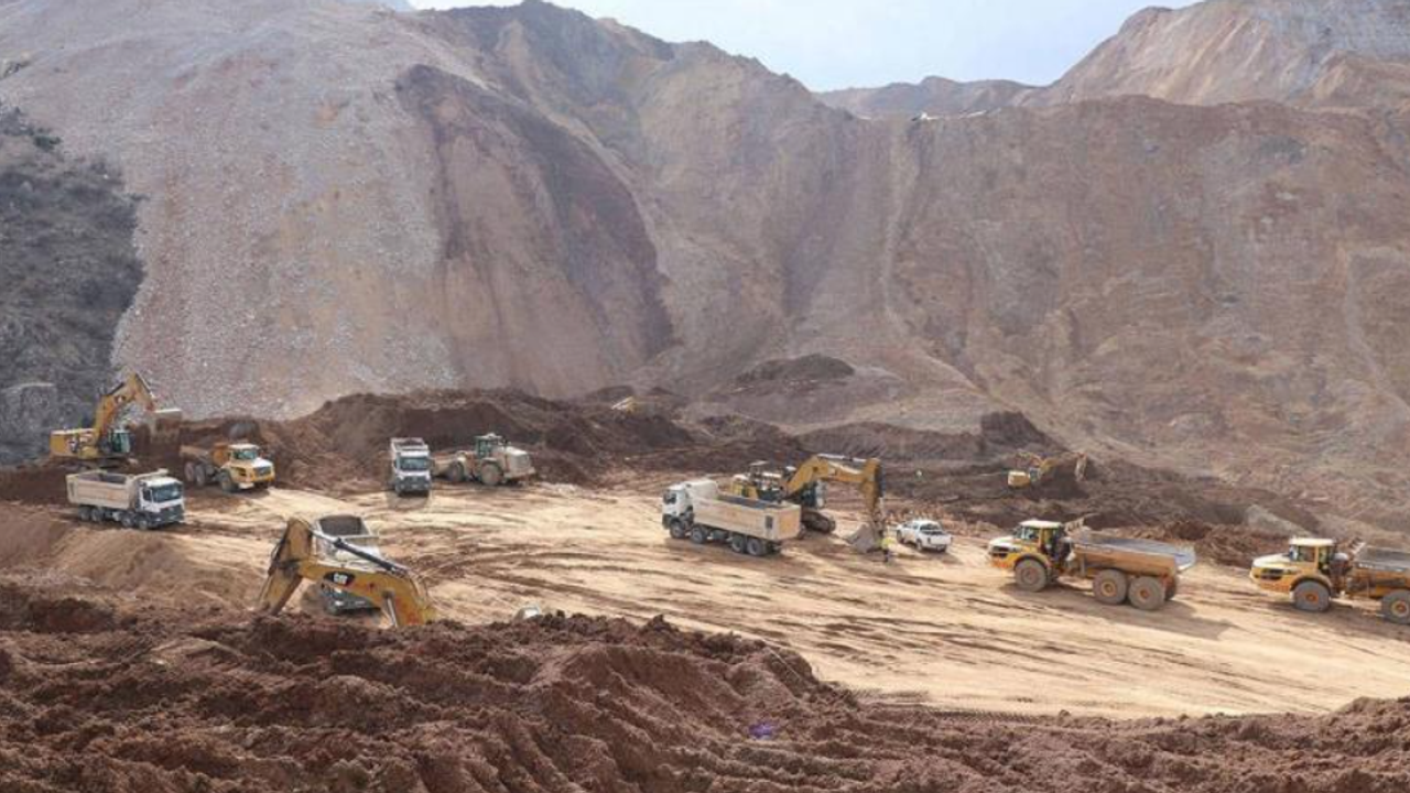 Toprak Altında Kalan İşçilerin Kimliği Belli Oldu! Cenazeleri Memleketlerine Gönderildi