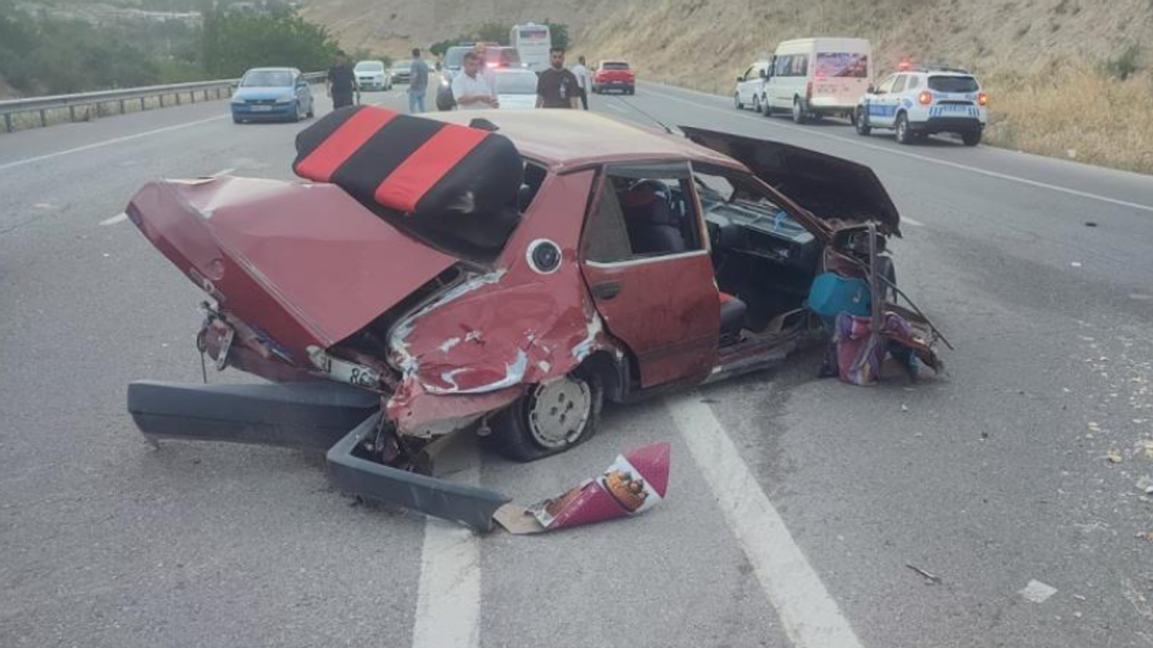 Kayseri Yolunda Kaza! Araç Karşı Şeride Geçti