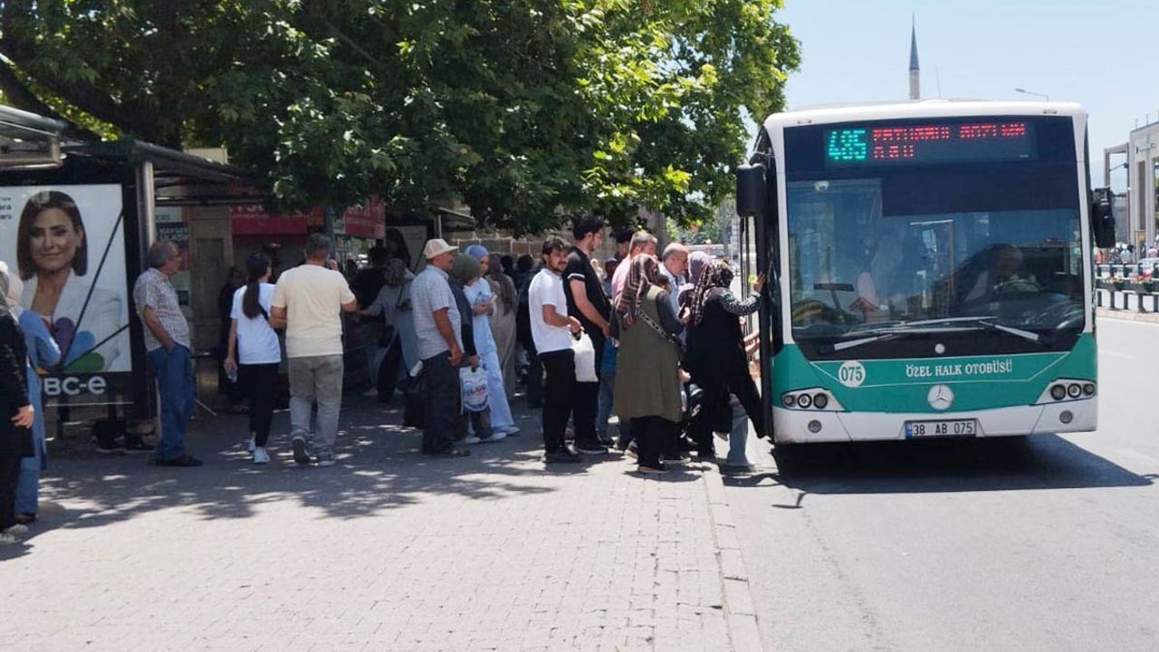 Kayseri’de Tramvay ve Otobüsler Bunaltıyor