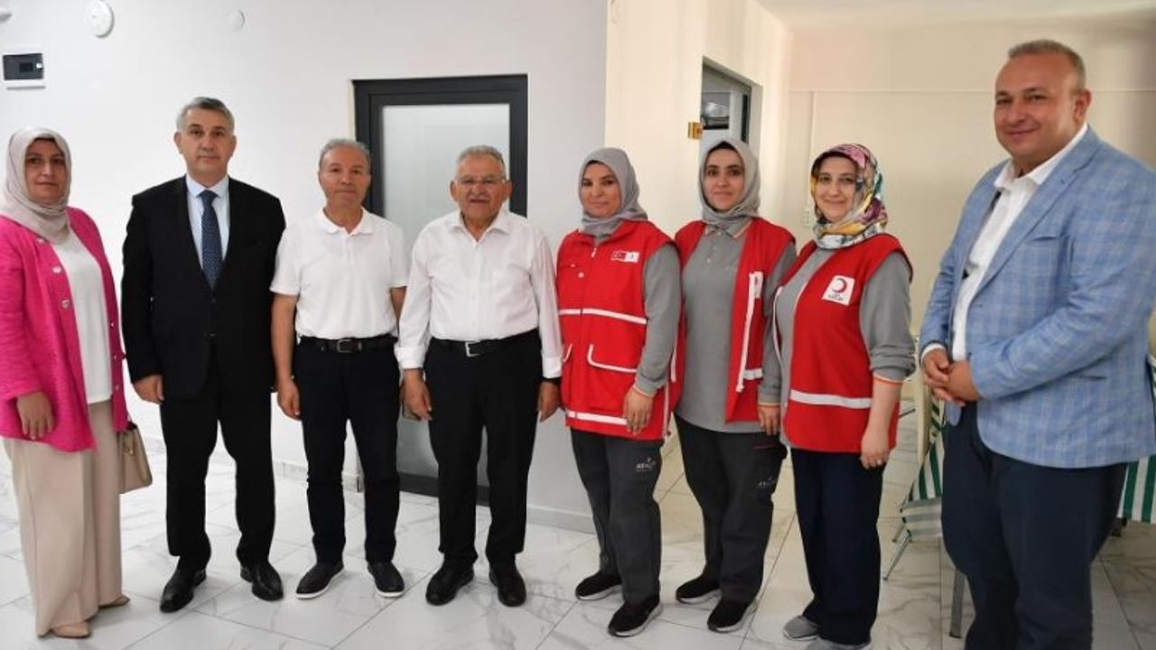 Başkan Büyükkılıç’tan Kızılay'a Dikkat Çeken Ziyaret!
