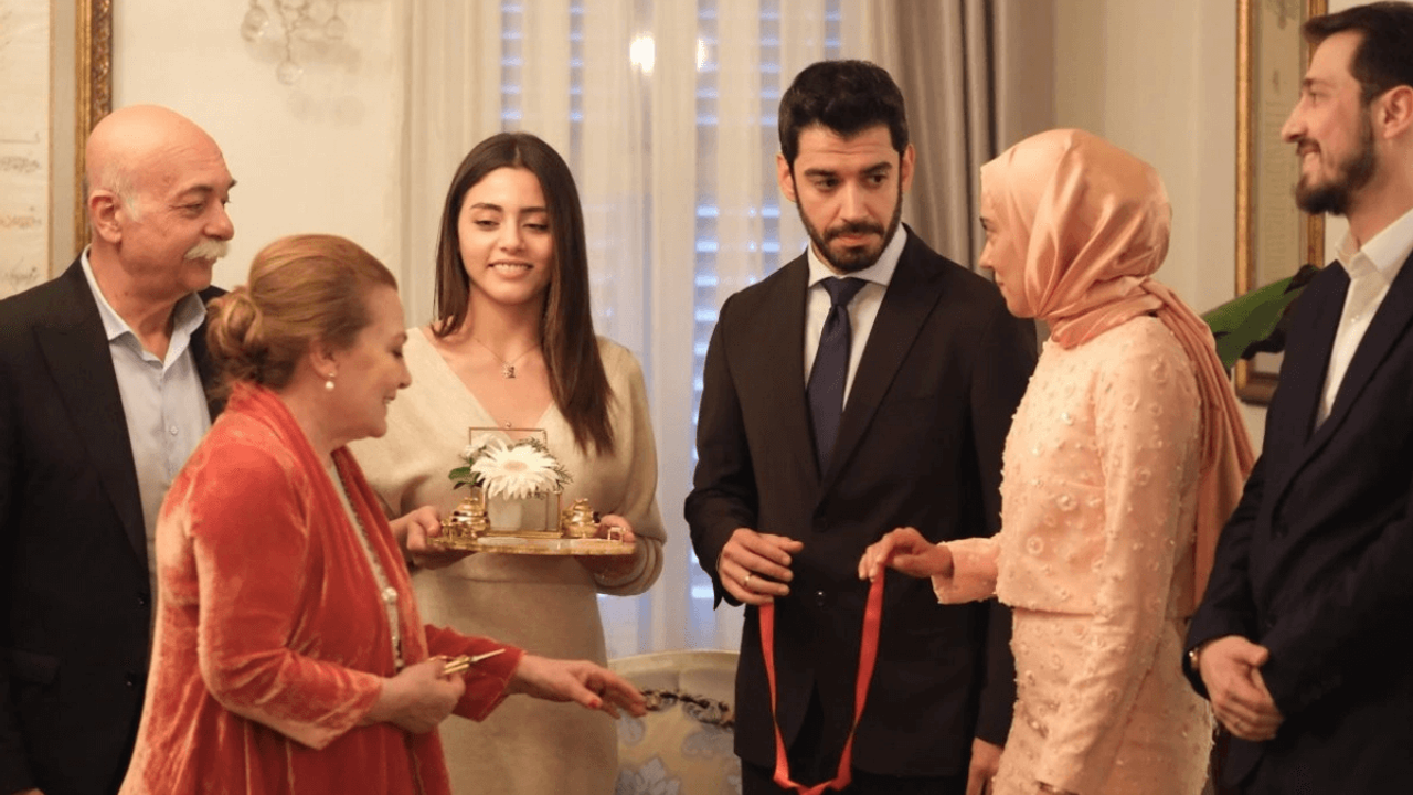 Kızılcık Şerbeti'nden Ters Köşe! Veda Eden İkinci İsim Belli Oldu!