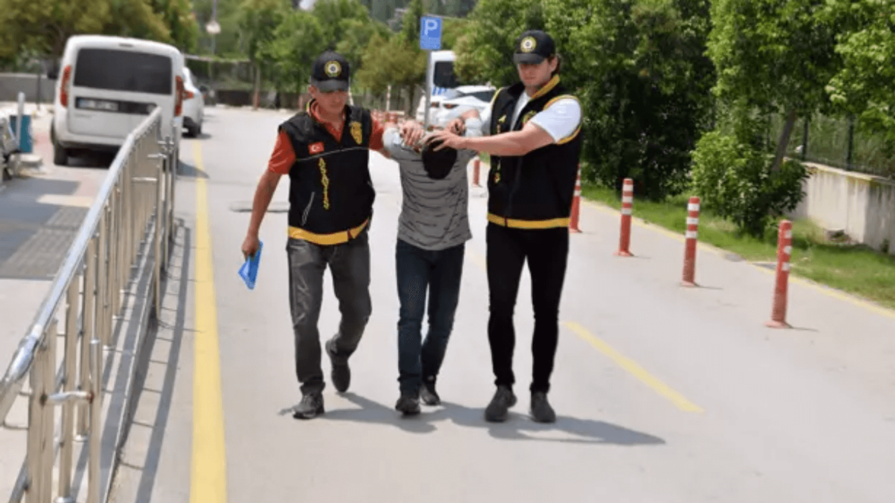 Husumetlisinin Arkadaşını Öldüren Sanığa Haksız Tahrik İndirimi!