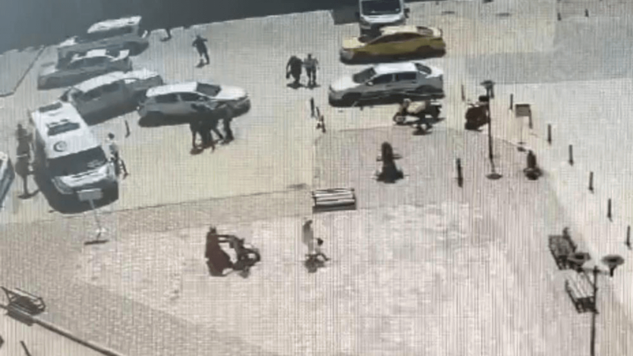 Kadın Polis Memuruna Yumruklu Saldırı!
