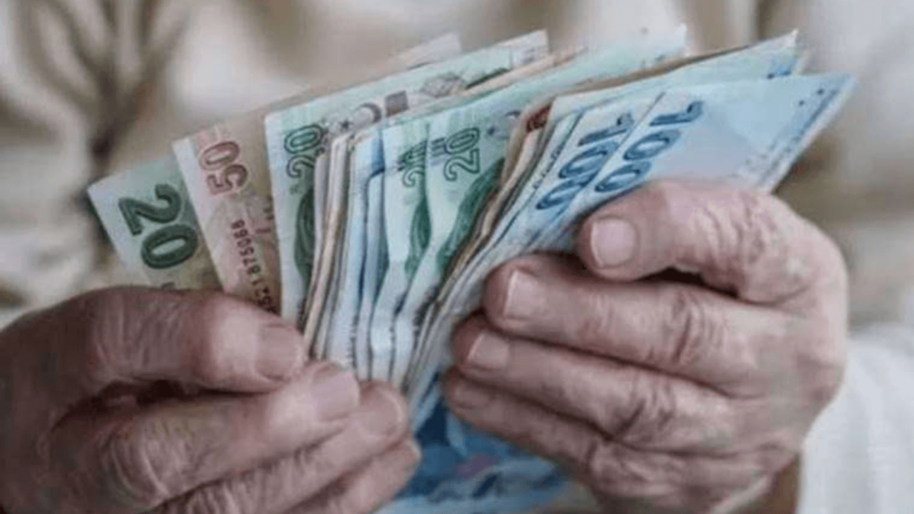 Beklenen Olmadı! Bayram İkramiyesi Var Emekli Maaşı Yok!