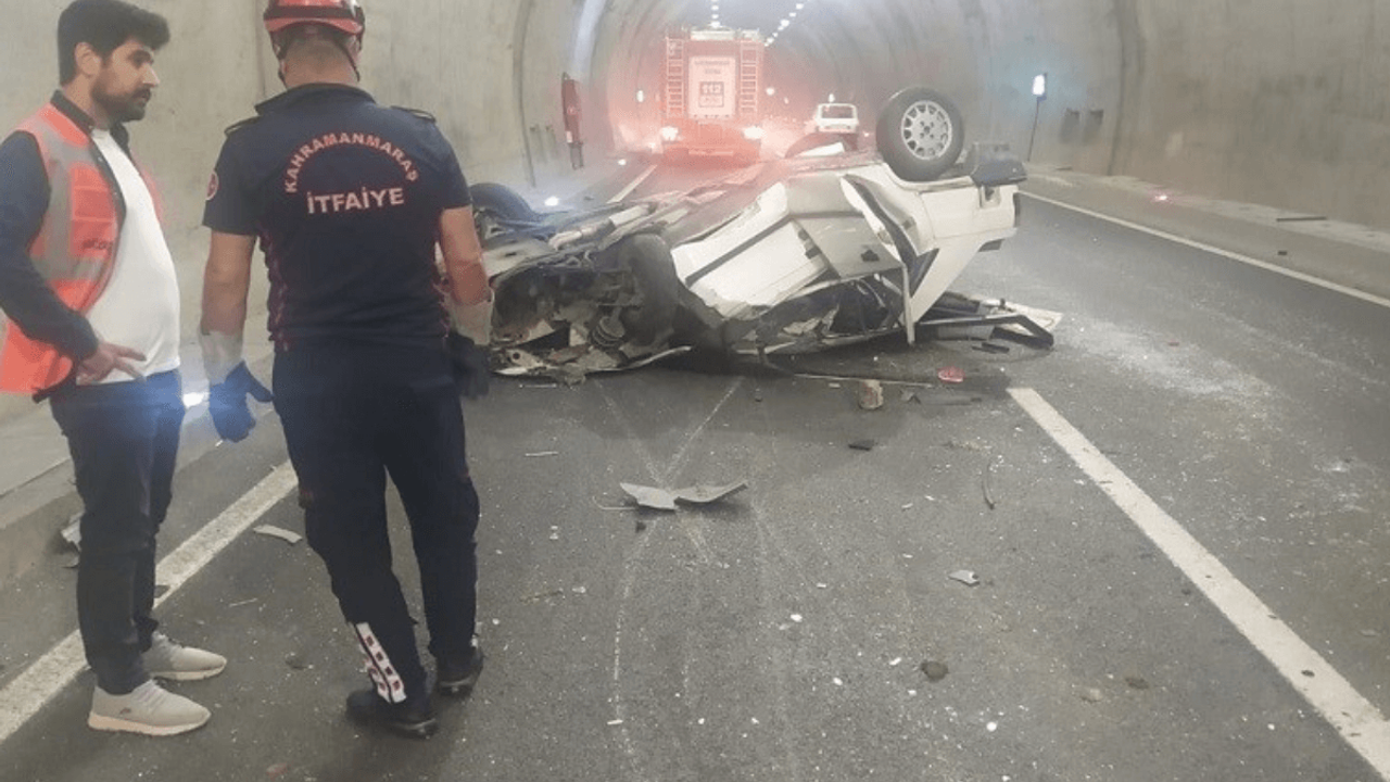 Feci Kaza: Traktöre Çarpan Otomobil Takla Attı!