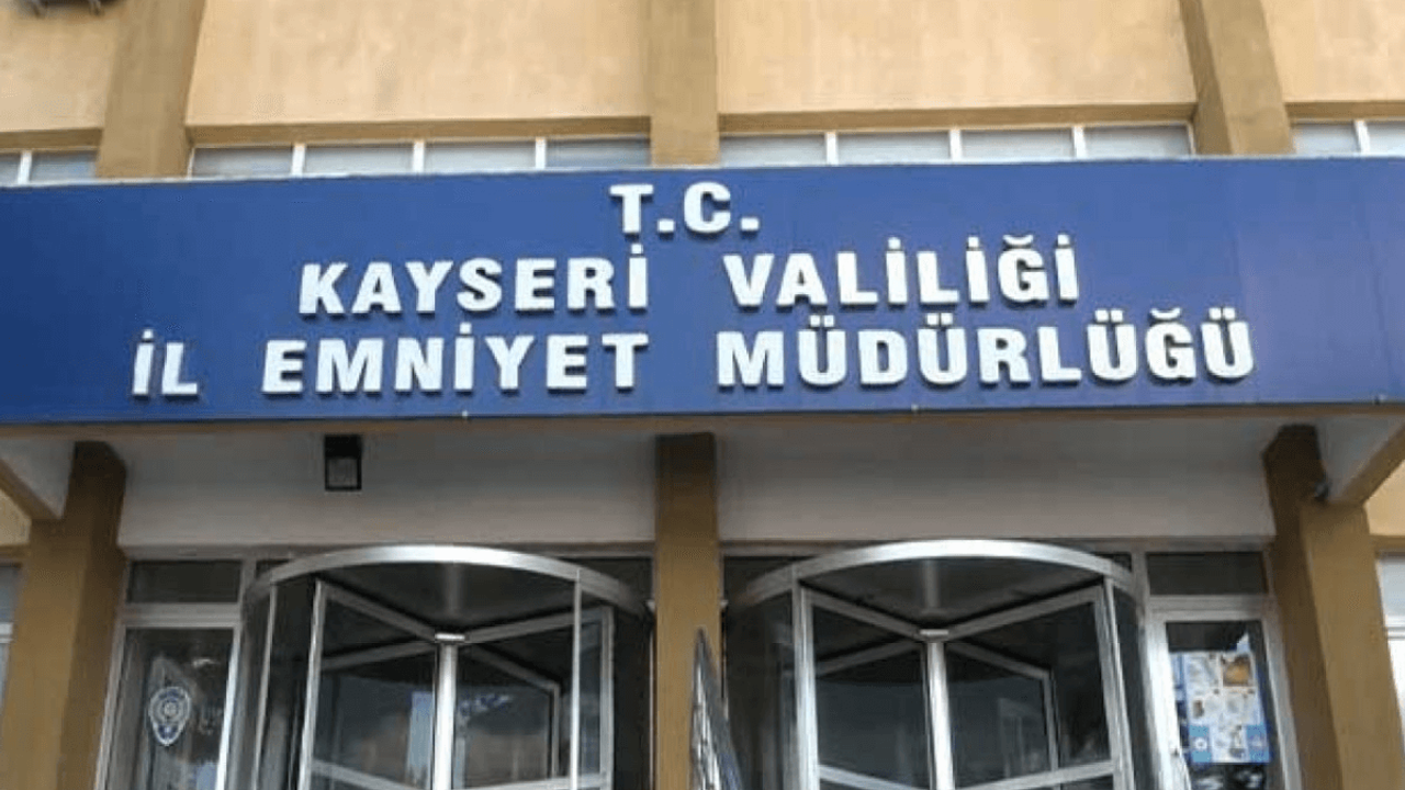 Farklı Suçlardan Aranan 2 Şahıs Kayseri Polisinden Kaçamadı!