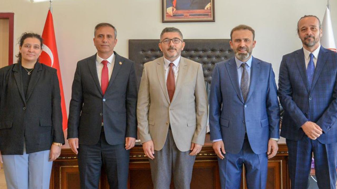 Kayseri’de Öğretmenlik Yapıyordu, Üniversiteye Genel Sekreter Oldu