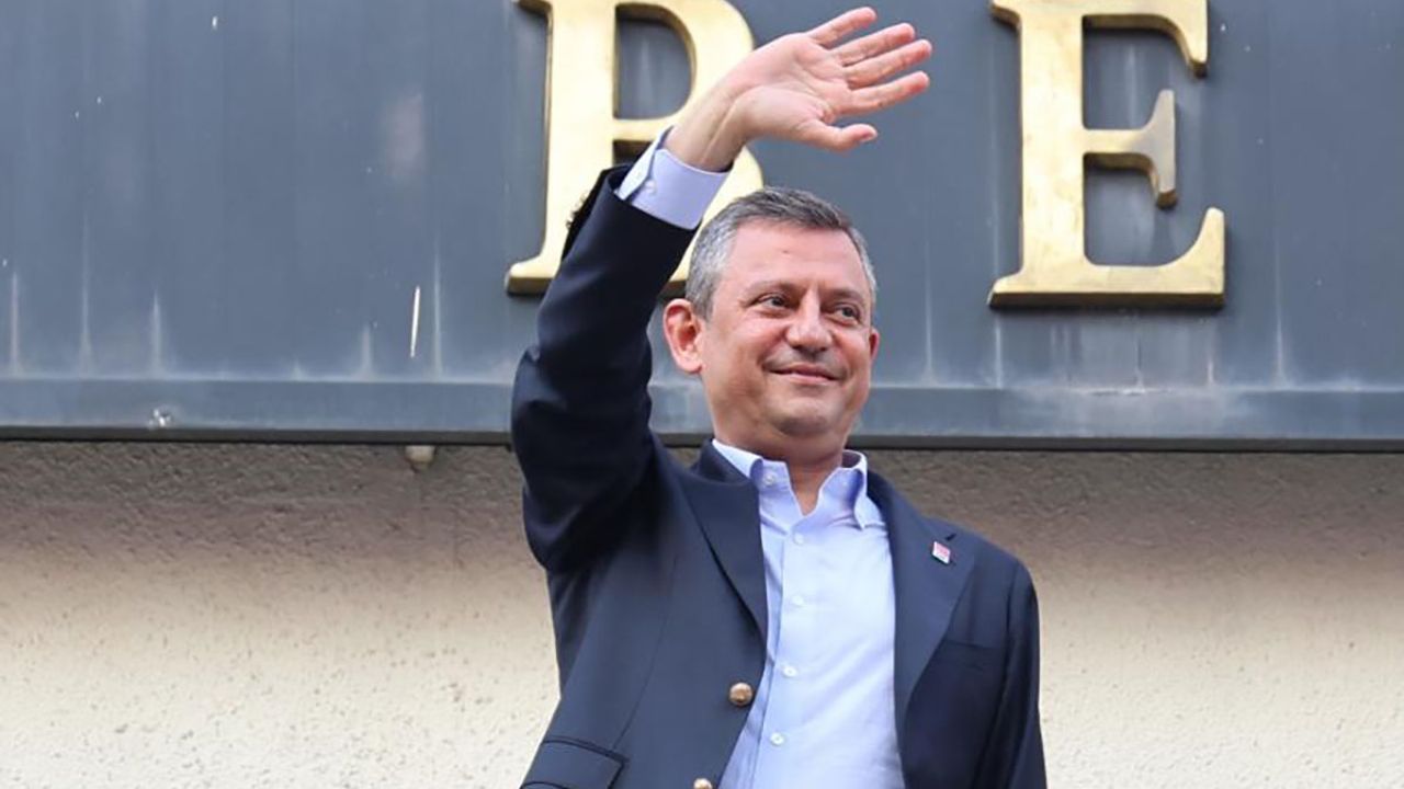 CHP Lideri Özgür Özel'den Emeklileri Sevindiren Açıklama!