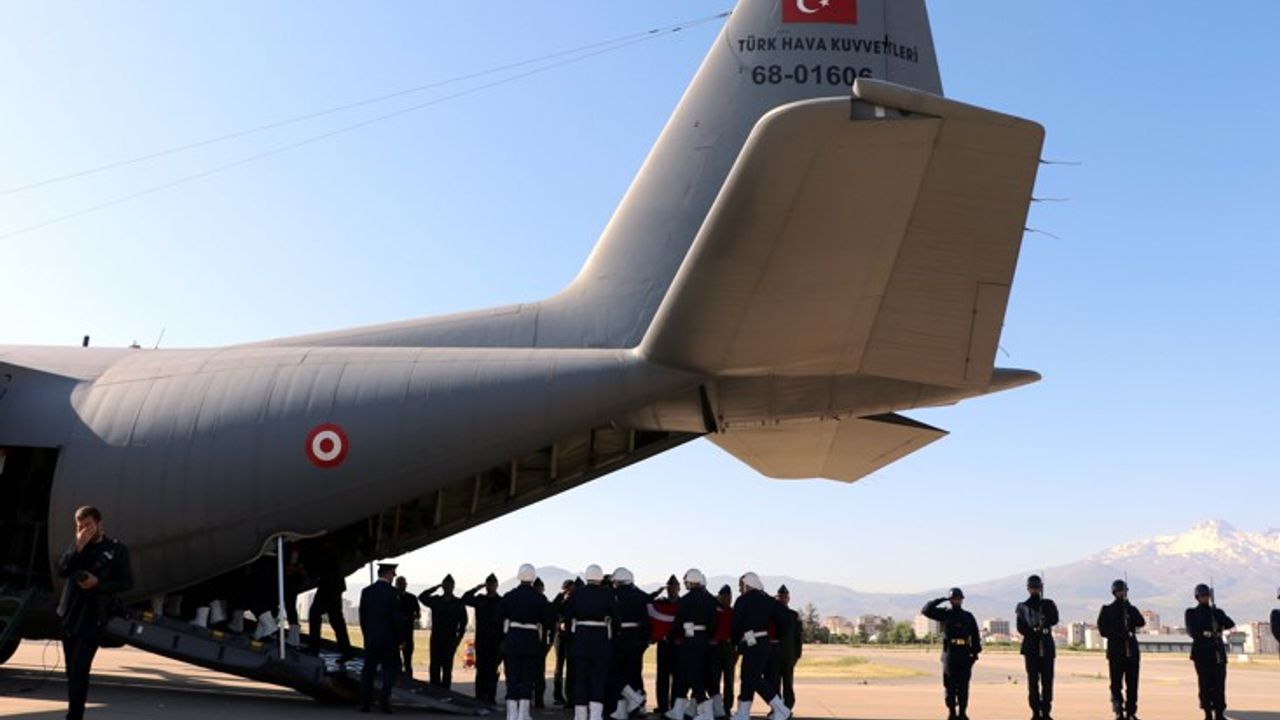 Kayseri’de Düşen Eğitim Uçağındaki Şehitler Törenle Uğurlandı