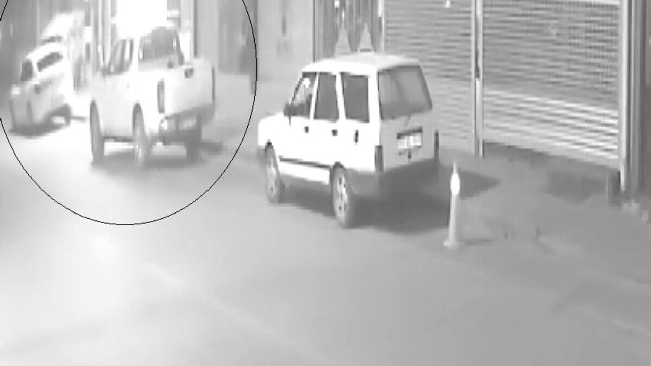 Sivas’ta İlginç Olay! Park Halindeki Araçlara Böyle Çarptı!
