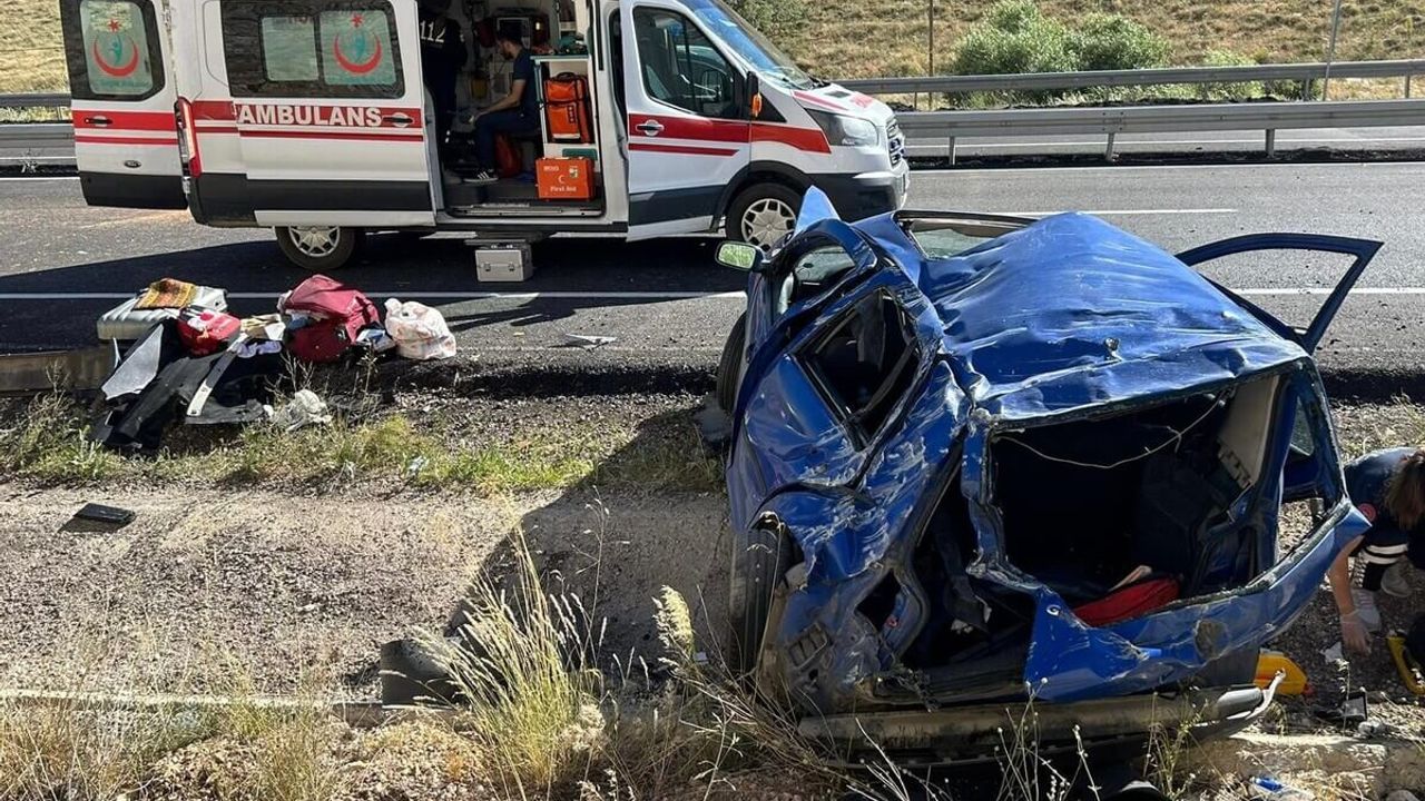 Taklalar Atan Araç Hurdaya Döndü! 3’ü Çocuk Çok Sayıda Yaralı