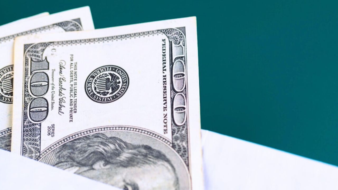 Ünlü Ekonomist Dolar İddialarını Yeniden Gündeme Taşıdı! Servet Transferi Kime Yapılıyor?